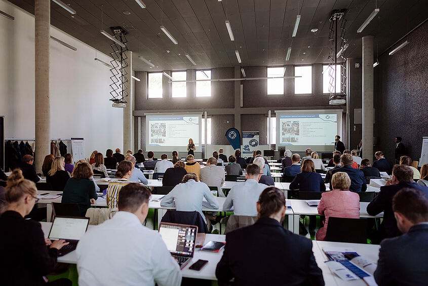 Innox2019 Begrüßung InnoX2019 Beitrag - Begrüßung vor Plenum
