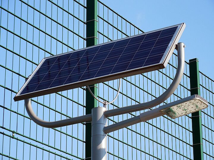 Stromversorgung für Straßenlampe