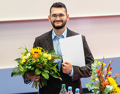 DAAD-Preis-Gewinner bei der Absolvent/-innenverabschiedung 2022