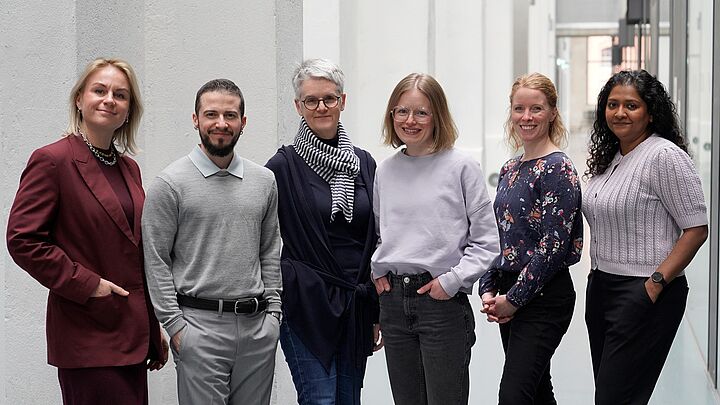 Foto zeigt Mitglieder des Career Service und des International Career Service