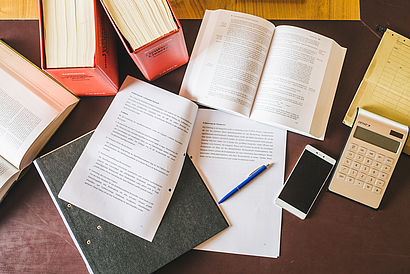 Geschaeftsbereich Finanzen Die Abbildung veranschaulicht symbolisch den Geschäftsbreich Finanzen.