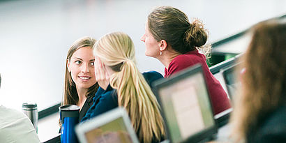Studierende in Hörsaal