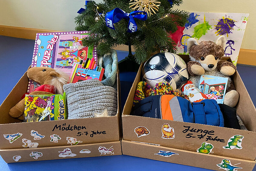 Weihnachtsgruß Pakete für die Spendenaktion Weihnachtsgruß für Kinder in Charkiw