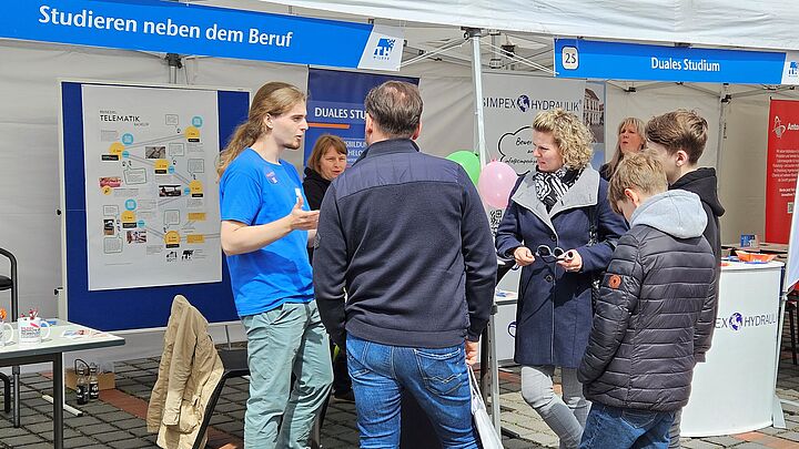 Hochschulinformationstag 2025 Stand Duales Studium