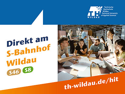 Collage mit Schriftzug direkt am S-Bahnhof Wildau, TH-Wildau-Logo und Bild von Studierenden