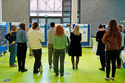 Nachwuchswissenschaftler*innen zeigten aktuelle Promotionsvorhaben.