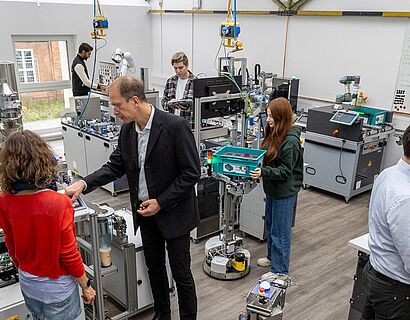 iC3@SmartProduction Personen in der KIlean-Anlage