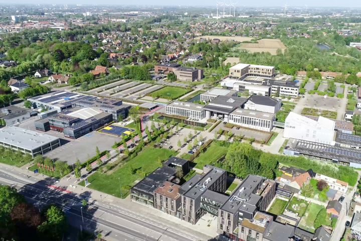 Hochschulcampus von oben fotografiert