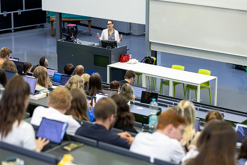 231122 Bild TH News CHE Ranking Master Studierende im Hörsaal