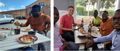Eine Collage aus zwei Bildern: Auf dem linken Bild sitzt ein Mann alleine an einem Tisch im Freien mit Kuchen; auf dem rechten Bild sitzen mehrere Personen gemeinsam an einem Tisch bei einer Mahlzeit in einem Innenraum.