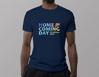 HomeComimg Shirt blau mit buntem Schriftaufdruck 
