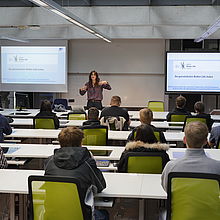 TH Wildau lädt am 20. Oktober 2023 Schülerinnen und Schüler zum Fachtag Wirtschaft & Verwaltung auf dem Campus ein