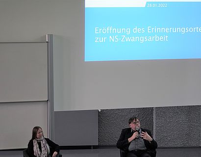 Eröffnung Erinnerungsort Podium