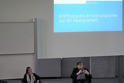 Eröffnung Erinnerungsort Podium