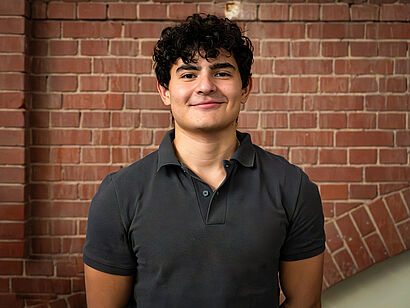 Foto des studentischen Beschäftigten Santiago Solis