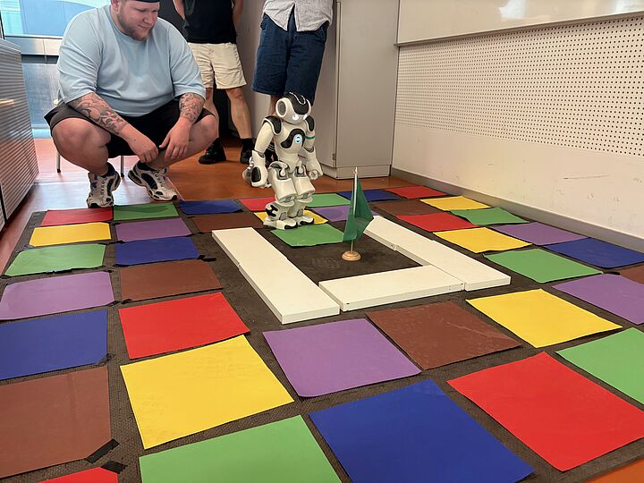NAO Roboter Spielfeld in Lehrveranstaltung Robotik 2