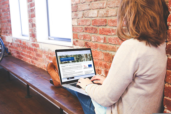 @ StartupStockPhotos pixabay bea Exist Woman