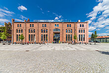 TH Wildau Campus 106 Blick auf Halle 10 (Mensa und Bibliothek)
