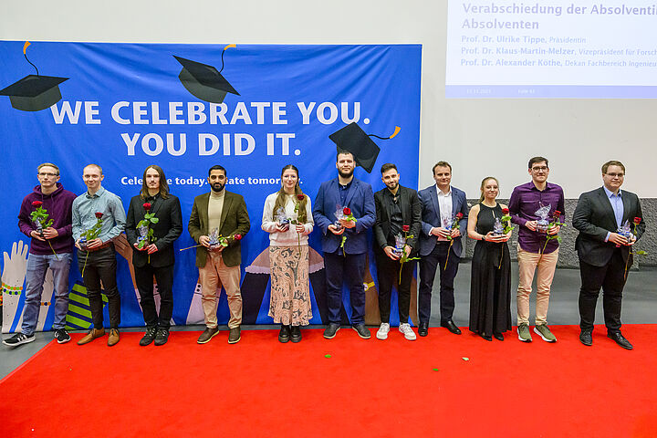 Die Absolventen der Telematik im Jahr 2025 sind als Gruppe zu sehen.