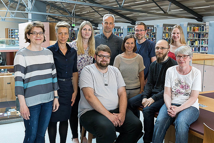 Team Bibliothek FOX 180516 906 web Gruppenfoto Bibliotheksteam