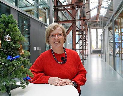 Prof. Ulrike Tippe in ihrem Weihnachtsgruß