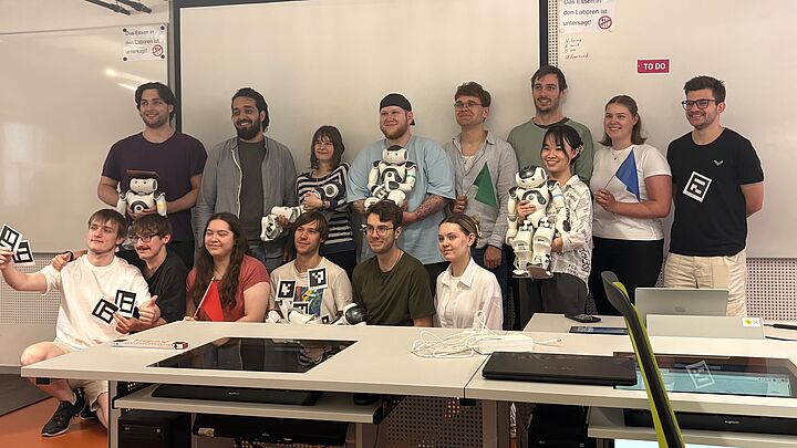 Gruppenfoto T23 Lehrveranstaltung Robotik 2